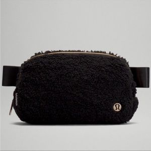 NWT LULULEMON Everywhere Belt Bag
